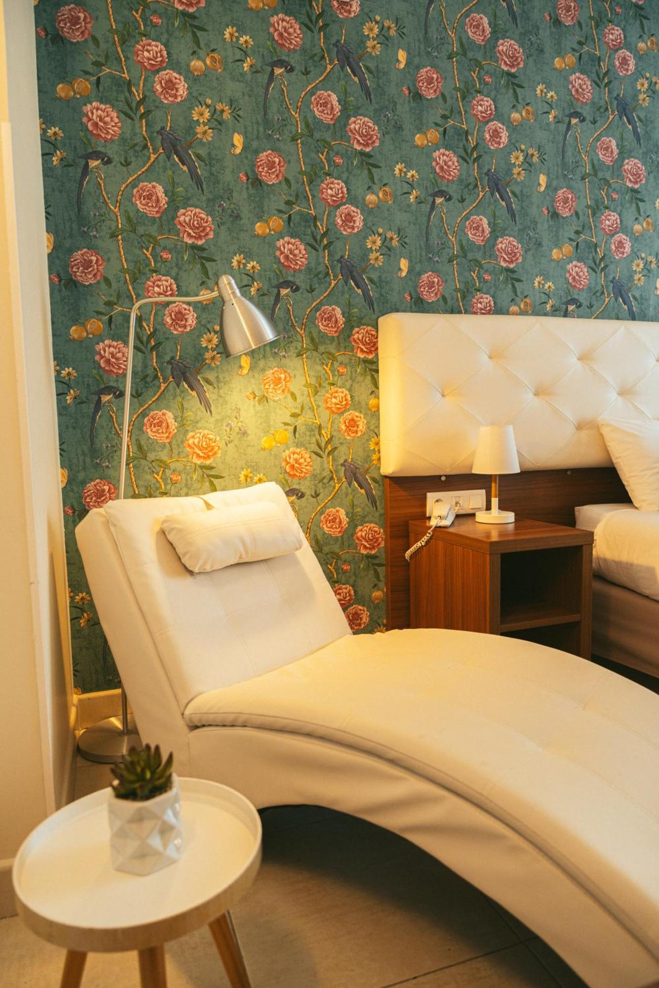 Holidays & Work Hotel Sanary-sur-Mer Extérieur photo